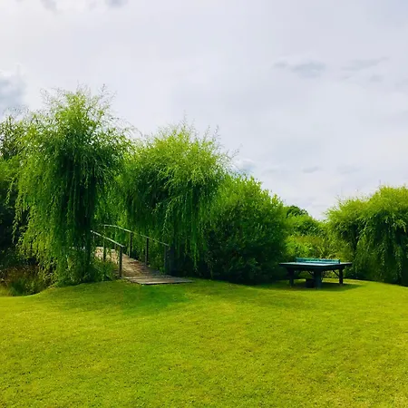 Sielski Dom Nad Stawem 펜션 *